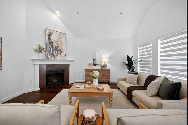 7100 Oakbrook Drive, Plano, TX 75025