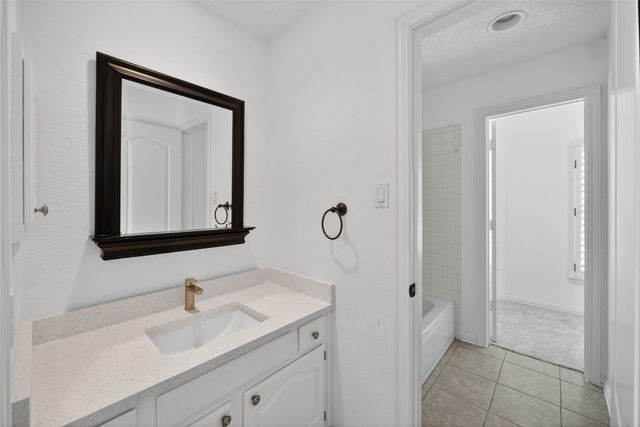 7100 Oakbrook Drive, Plano, TX 75025