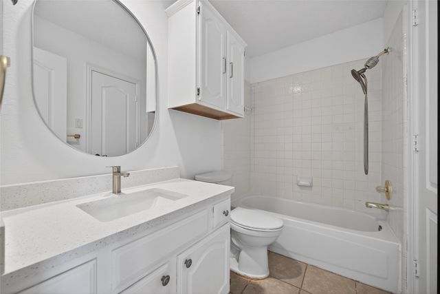 7100 Oakbrook Drive, Plano, TX 75025