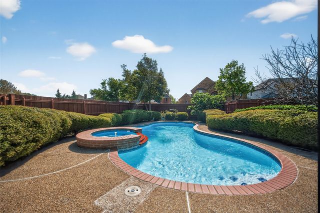 7100 Oakbrook Drive, Plano, TX 75025