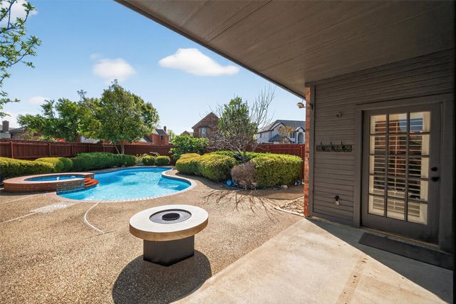 7100 Oakbrook Drive, Plano, TX 75025