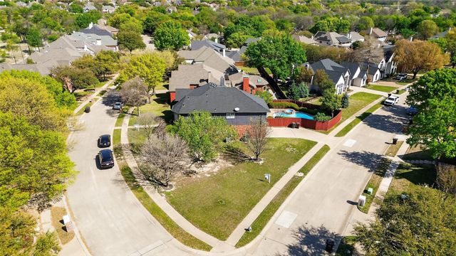 7100 Oakbrook Drive, Plano, TX 75025