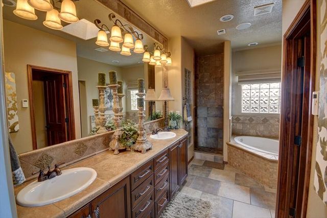 60 El Dorado Road, Corrales, NM 87048