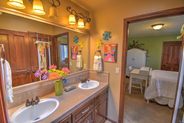 60 El Dorado Road, Corrales, NM 87048