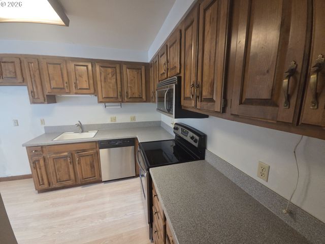 5115 Sw OLESON Rd, Portland, OR 97225