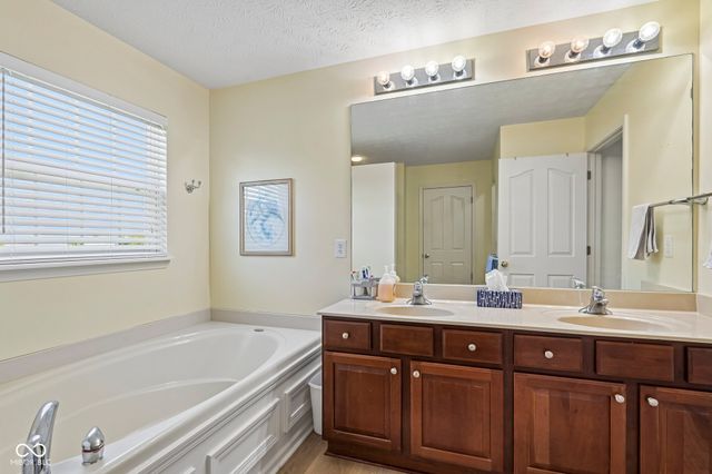 6216 Salisbury Lane, Noblesville, IN 46062