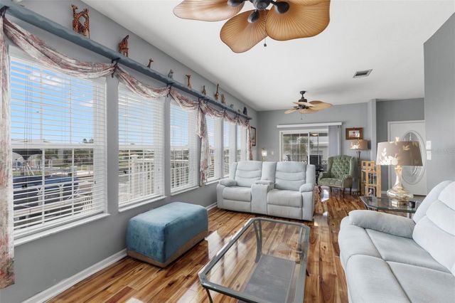 124 AMERICANA COURT NE 214, St Petersburg, FL 33702