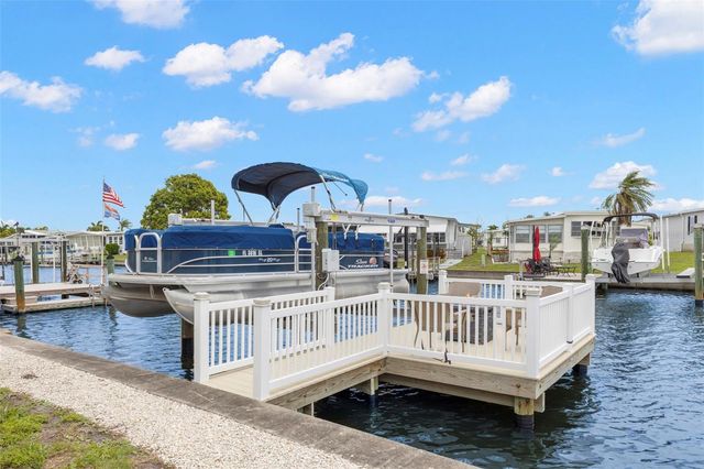 124 AMERICANA COURT NE 214, St Petersburg, FL 33702