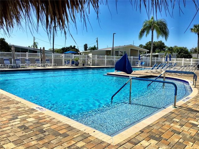 124 AMERICANA COURT NE 214, St Petersburg, FL 33702