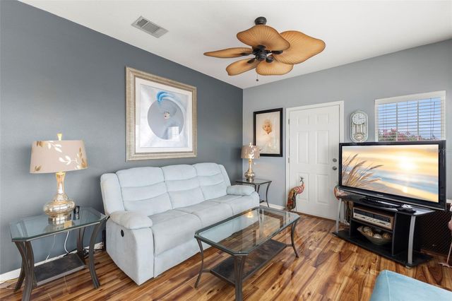 124 AMERICANA COURT NE 214, St Petersburg, FL 33702
