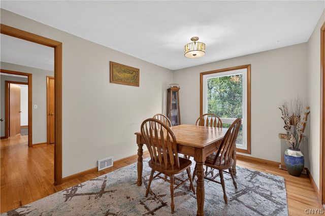 207 Dickerson Drive South, Camillus, NY 13031