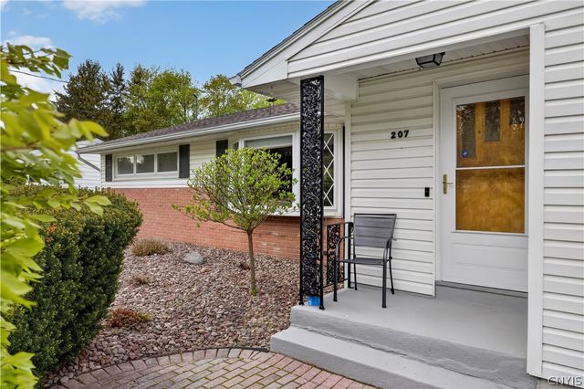 207 Dickerson Drive South, Camillus, NY 13031