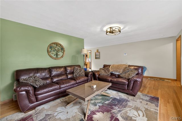 207 Dickerson Drive South, Camillus, NY 13031