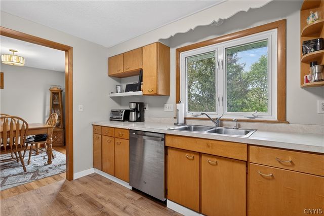 207 Dickerson Drive South, Camillus, NY 13031