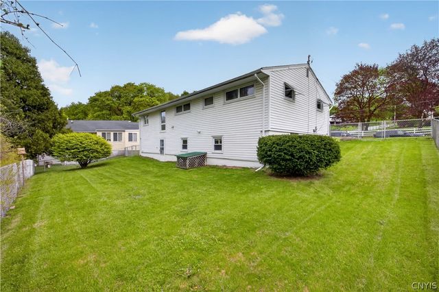 207 Dickerson Drive South, Camillus, NY 13031