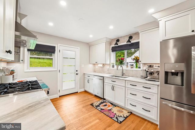 6640 LOCH HILL RD, Baltimore, MD 21239