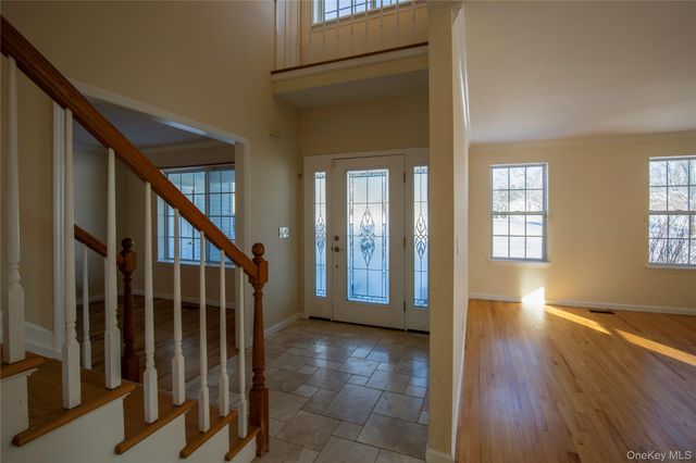 14 Whalen Drive, Hopewell Junction, NY 12533