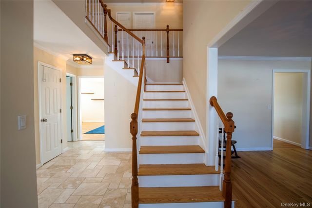 14 Whalen Drive, Hopewell Junction, NY 12533