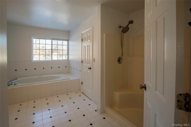 14 Whalen Drive, Hopewell Junction, NY 12533