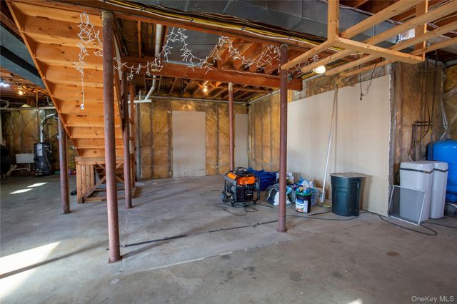 14 Whalen Drive, Hopewell Junction, NY 12533