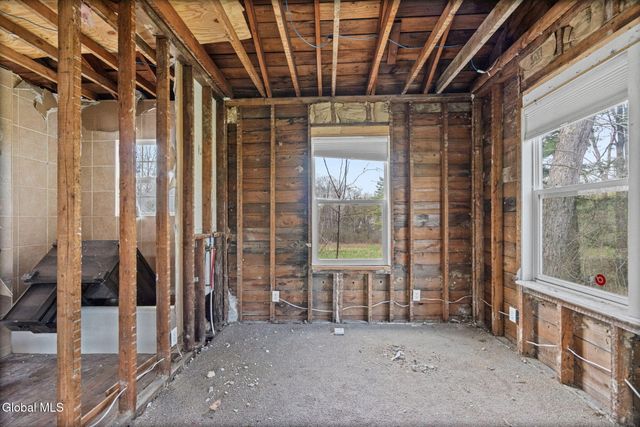 929 Pearse Road, Niskayuna, NY 12309