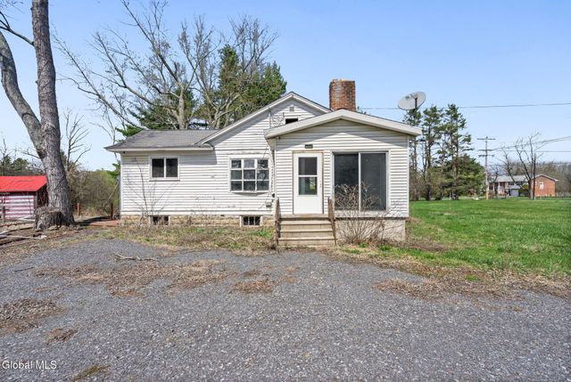 929 Pearse Road, Niskayuna, NY 12309