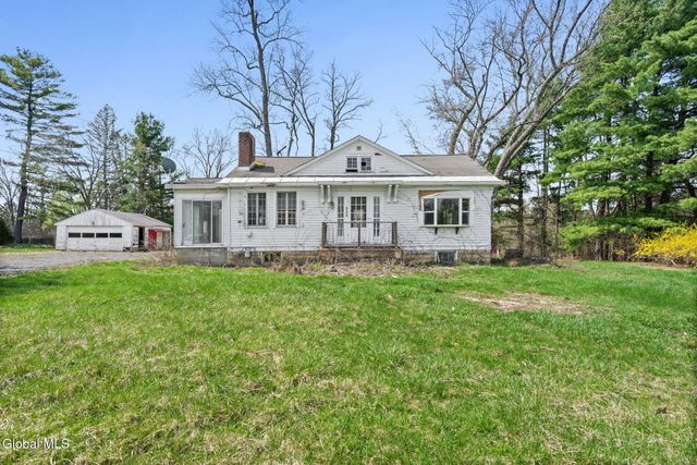 929 Pearse Road, Niskayuna, NY 12309