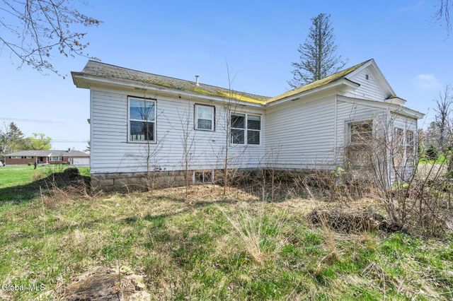 929 Pearse Road, Niskayuna, NY 12309