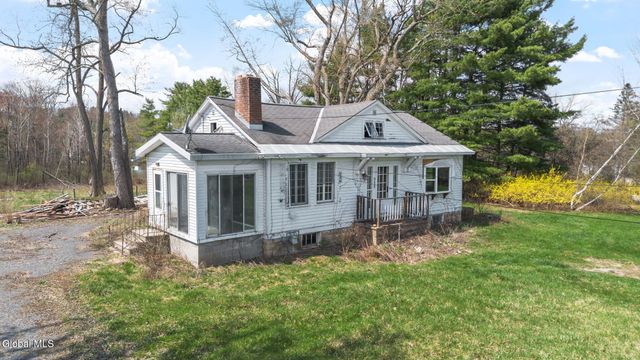 929 Pearse Road, Niskayuna, NY 12309