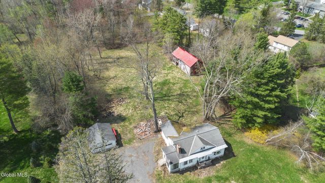 929 Pearse Road, Niskayuna, NY 12309
