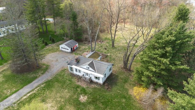 929 Pearse Road, Niskayuna, NY 12309