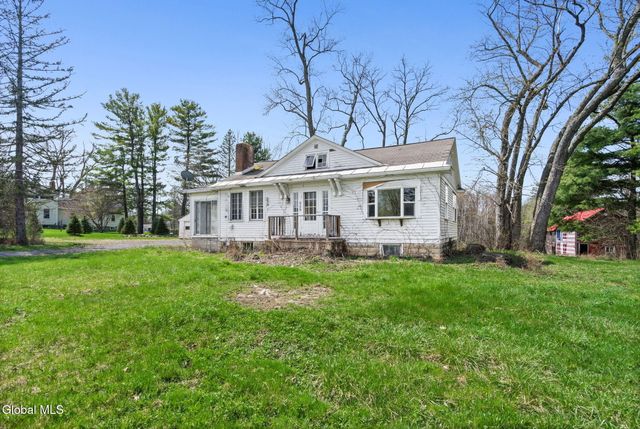 929 Pearse Road, Niskayuna, NY 12309