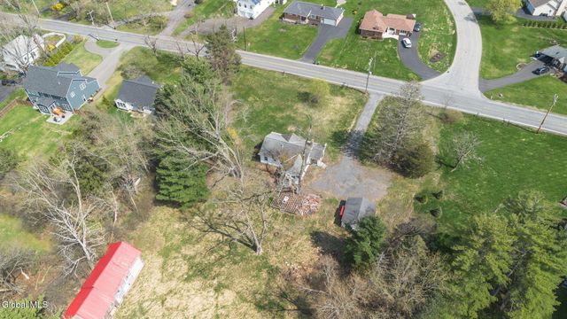 929 Pearse Road, Niskayuna, NY 12309