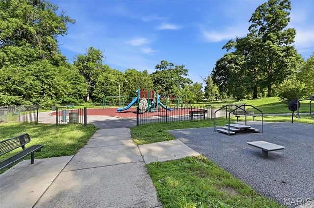 5024 Christy Boulevard, St Louis, MO 63116