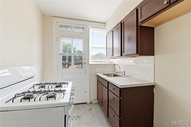 5024 Christy Boulevard, St Louis, MO 63116