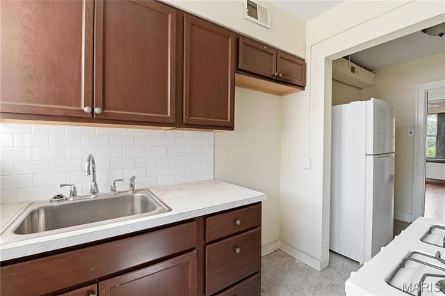 5024 Christy Boulevard, St Louis, MO 63116