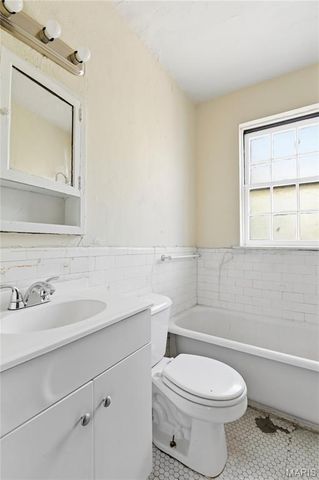 5024 Christy Boulevard, St Louis, MO 63116