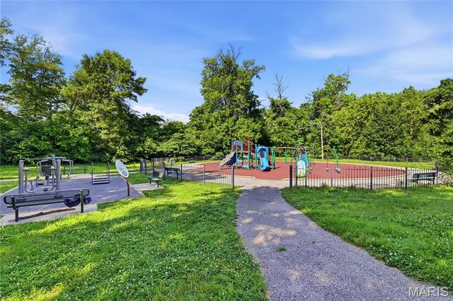 5024 Christy Boulevard, St Louis, MO 63116