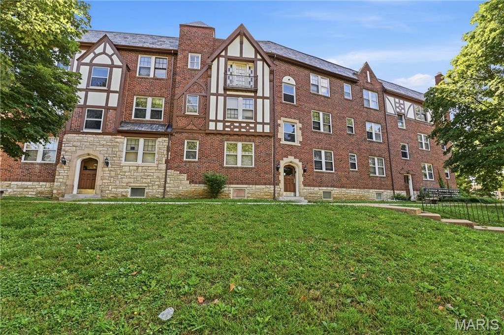 5024 Christy Boulevard, St Louis, MO 63116