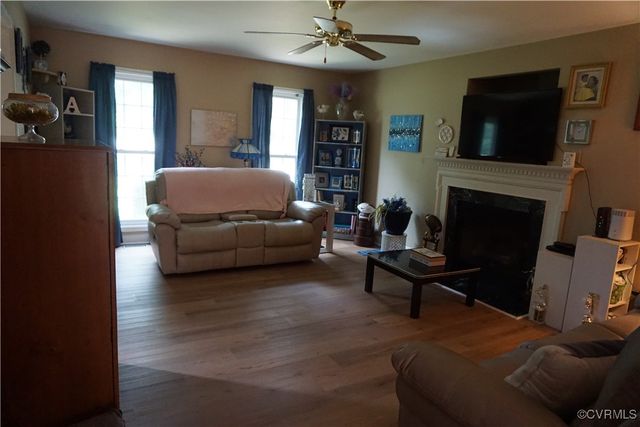 13315 Meredith Pointe Way, Chesterfield, VA 23832