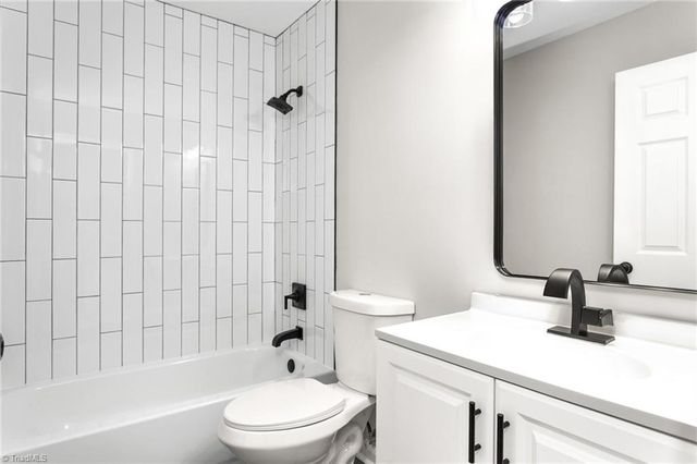 5424 Bridal Ridge Drive, Pfafftown, NC 27040