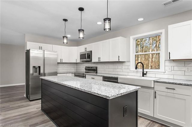 5424 Bridal Ridge Drive, Pfafftown, NC 27040