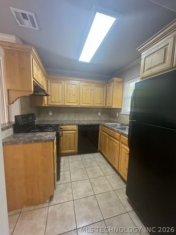 310 York Street, Tahlequah, OK 74464