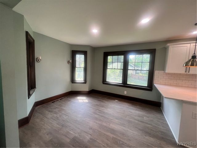 909 James Avenue, Niagara Falls, NY 14305