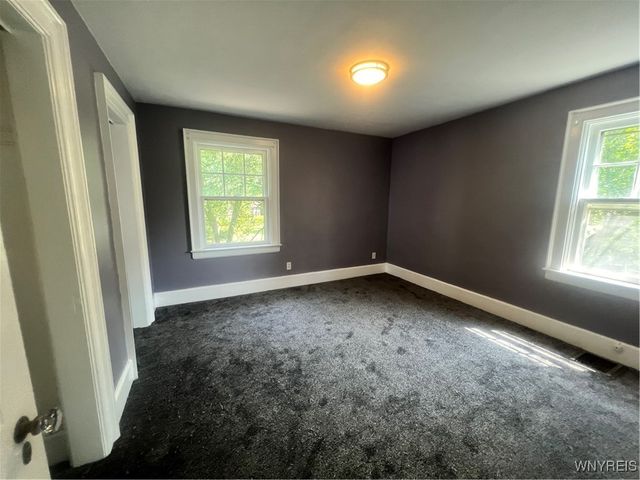 909 James Avenue, Niagara Falls, NY 14305