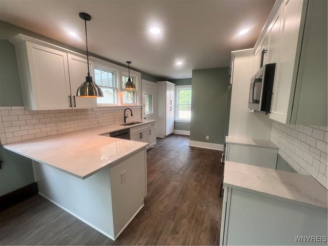 909 James Avenue, Niagara Falls, NY 14305