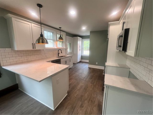 909 James Avenue, Niagara Falls, NY 14305