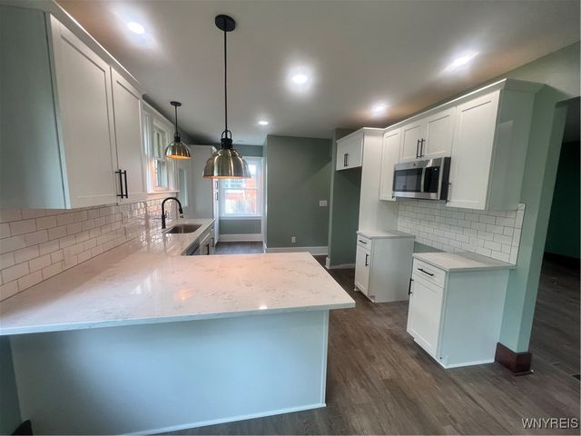 909 James Avenue, Niagara Falls, NY 14305