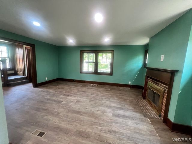 909 James Avenue, Niagara Falls, NY 14305