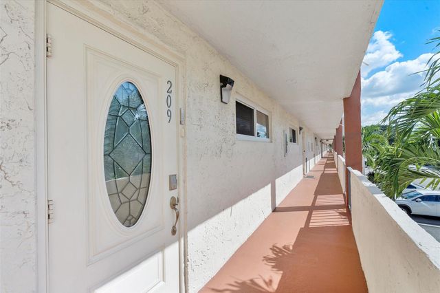 8971 S Hollybrook Blvd 209, Pembroke Pines, FL 33025